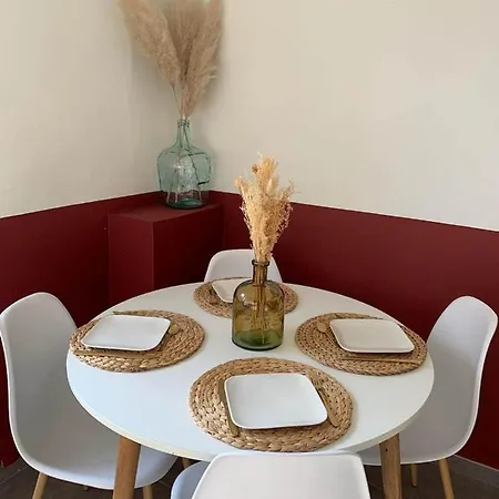 Апартаменти Charmant T2 Renove, A 2Min De La Caserne De Bonne